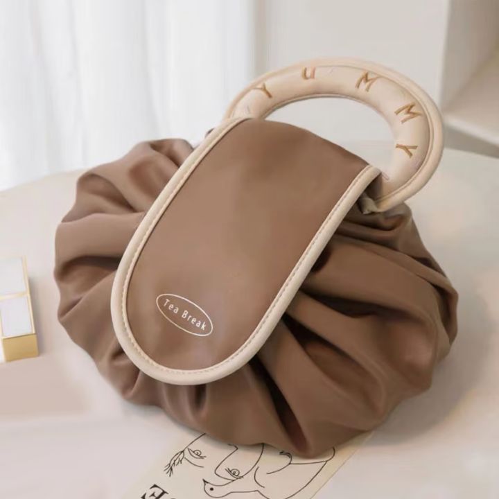 Kompakte Make-up-Tasche mit Kordelzug – Elegante Aufbewahrung für Reisen und Alltag