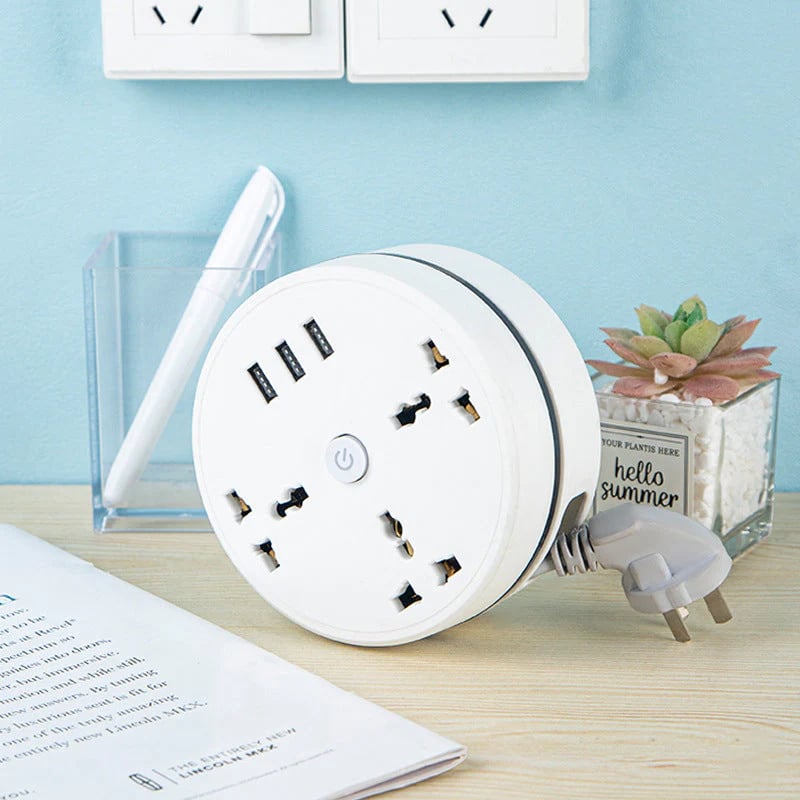 Universelle Steckdosenleiste mit einziehbarem Kabel & USB-Ports