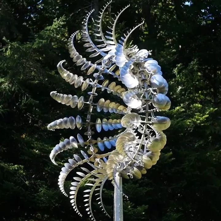 Magische Metall-Windskulptur – Faszinierende Gartendekoration