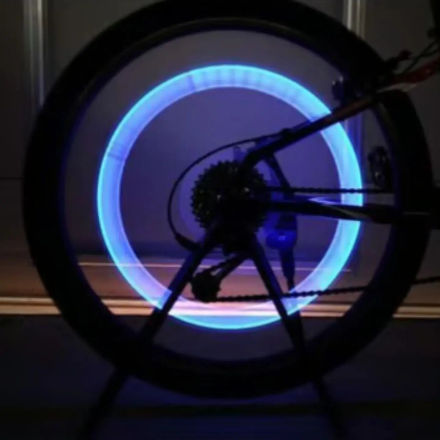 2+2 Gratis | Premium LED-Ventilkappen für Räder