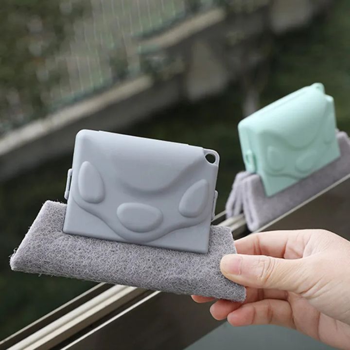 2+2 Gratis | Fensterbürste mit Griff – gründliche Reinigung schmaler Ecken