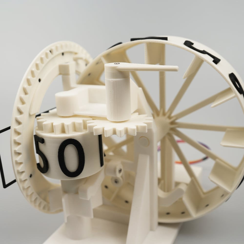 Futuristische 3D-gedruckte Elektro-Uhr – Präzise & Stilvoll