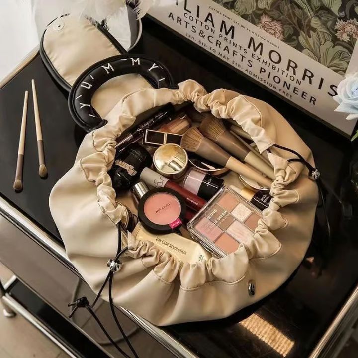 Kompakte Make-up-Tasche mit Kordelzug – Elegante Aufbewahrung für Reisen und Alltag