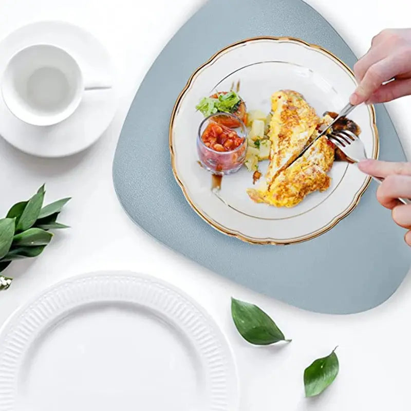 Elegantes Set aus PU-Leder-Tischsets und Untersetzern