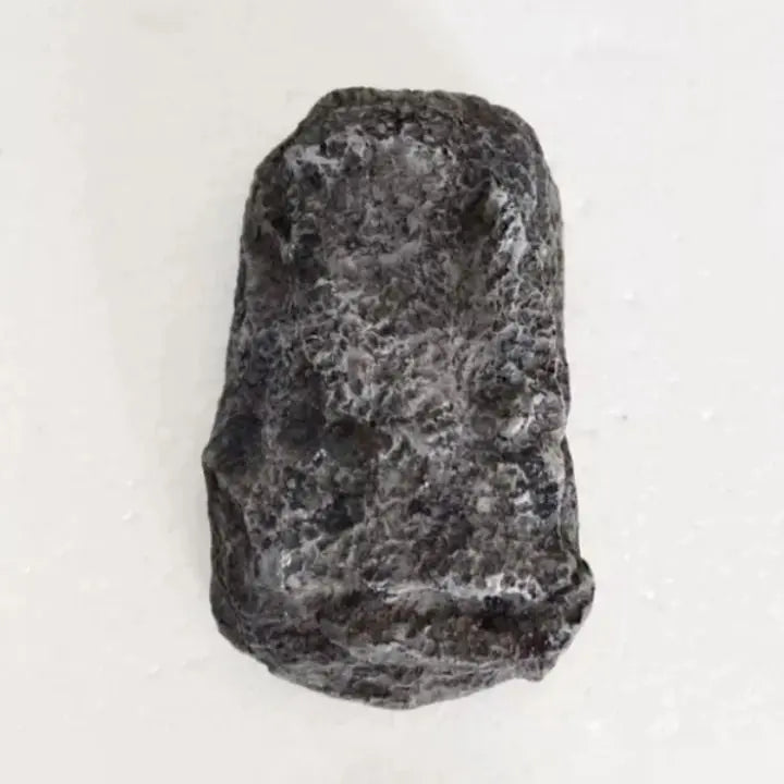 Schlüsselversteck in kreativer Steinform