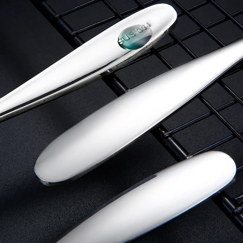 Set aus 5 Edelstahl-Löffeln mit breitem, eckigem Löffelkopf