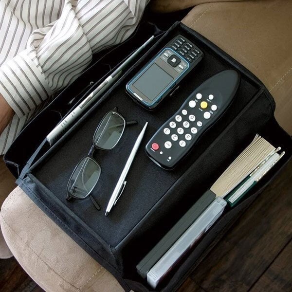 Elegantes Sofa-Armlehnen-Tablett mit Organizer für Getränke und Zubehör
